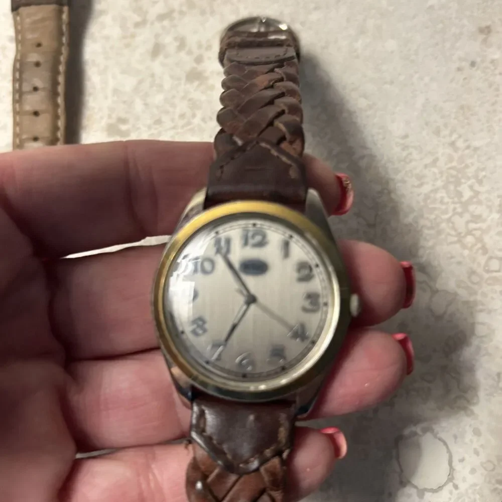 Vintage Guess Watch Lot of 9 Guess Womens Leather Bands Working New Batteries